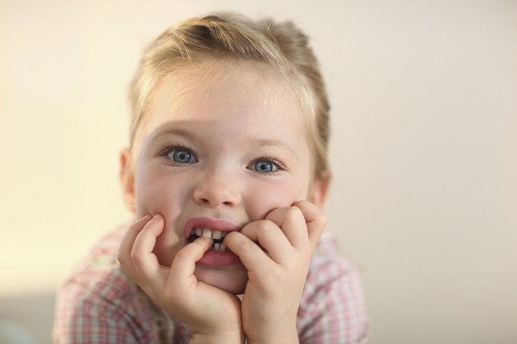 چرا کودکان تمایل به جویدن ناخن دارند, عوارض ناخن جویدن