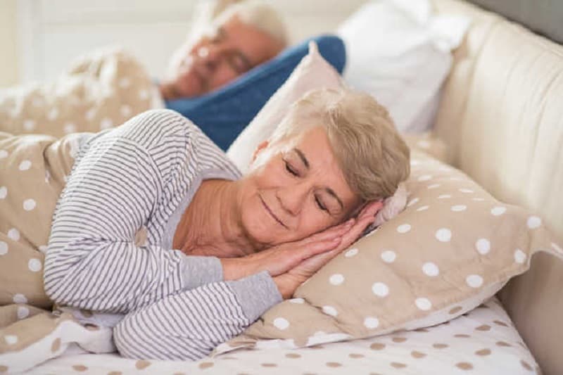 درمان اختلالات خواب, اختلالات خواب, دلایل اختلالات خواب سالمندان, نشانه های اختلالات خواب سالمندان, اختلالات خواب بزرگسالان, علل بی خوابی در سنین بالا, اختلالات خواب سالمندان, علل پرخوابی سالمندان