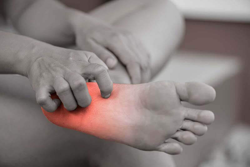 نوروپاتی دیابتی, عوارض خطرناک دیابت, خطر عوارض دیابت, عوارض دیابت, دانستنی های عوارض دیابت, تاثیر عوارض دیابت بر بدن, عوارض دیابت بر کلیه ها, دیابت و نوروپاتی, نوروپاتی دیابتی از عوارض مزمن دیابت, complications of diabetes