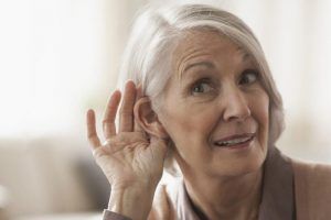 پیرگوشی, درمان پیرگوشی, علائم کاهش شنوایی در سالمندان, دلایل کاهش شنوایی در سالمندان
