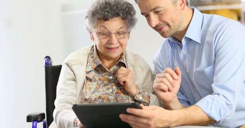 تاثیر فناوری در زندگی سالمندان 