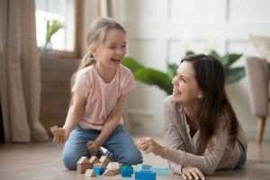 پرستار کودک در منزل با آسانیسم تهران و کرج