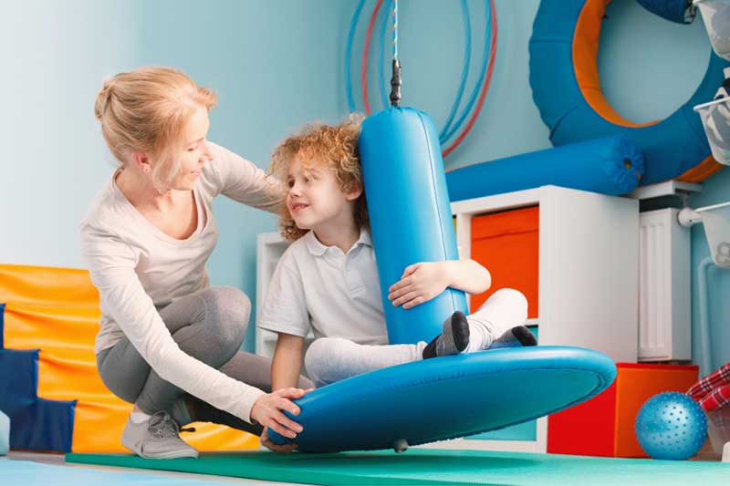 بازی درمانی برای کودکان اوتیسم