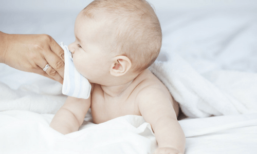 علت های گرفتگی بینی نوزاد