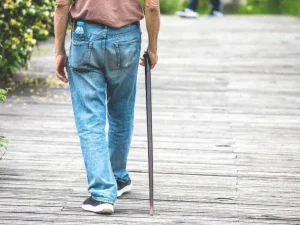 ناتوانایی راه رفتن در سالمندان