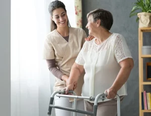 وظایف پرستار ساعتی از سالمند در منزل تهران