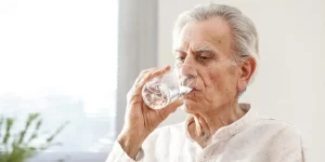 کمبود آب در سالمندان