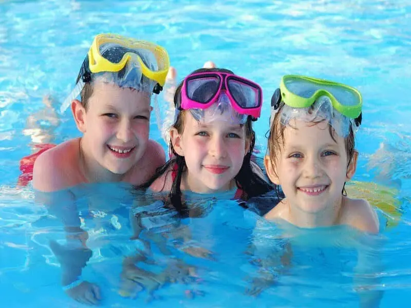 سن مناسب برای آموزش شنا در کودکان