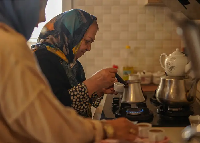 پرستار سالمند برای مراقبت از افراد مسن در شمال تهران